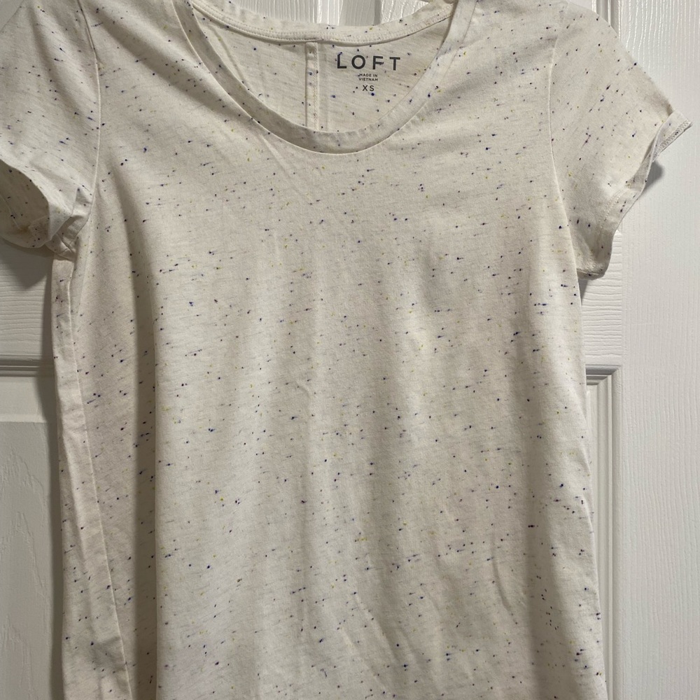 Loft scoop neck tshirt.. Size XS.